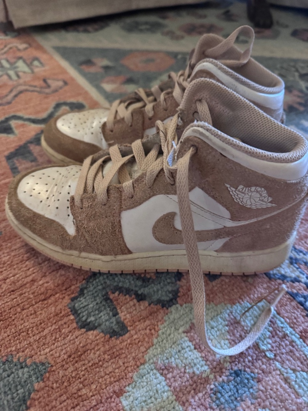 Air Jordan 1 Retro Mid Shoes Girls Size 4 Pink White